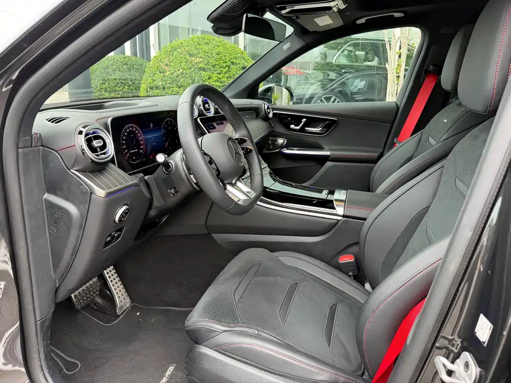 Mercedes-Benz GLC AMG 2025 — фото 11