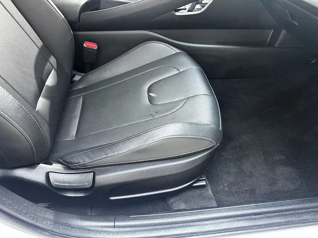 Hyundai Elantra 2023 — фото 20