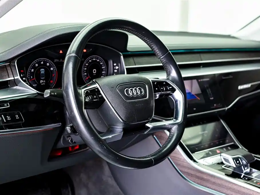 Audi A8 2020 — фото 21