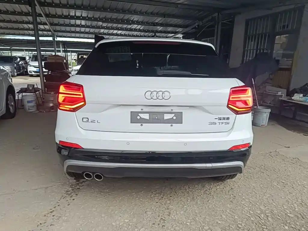 Audi Q2L 2020