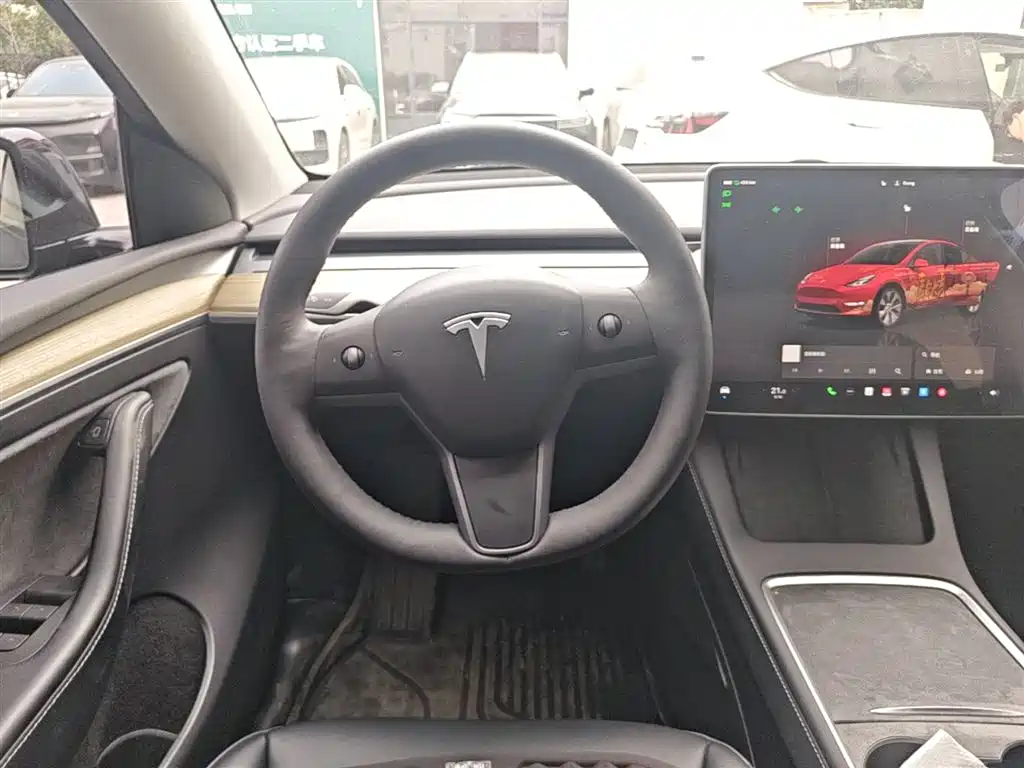 Tesla Model Y 2023 — фото 11