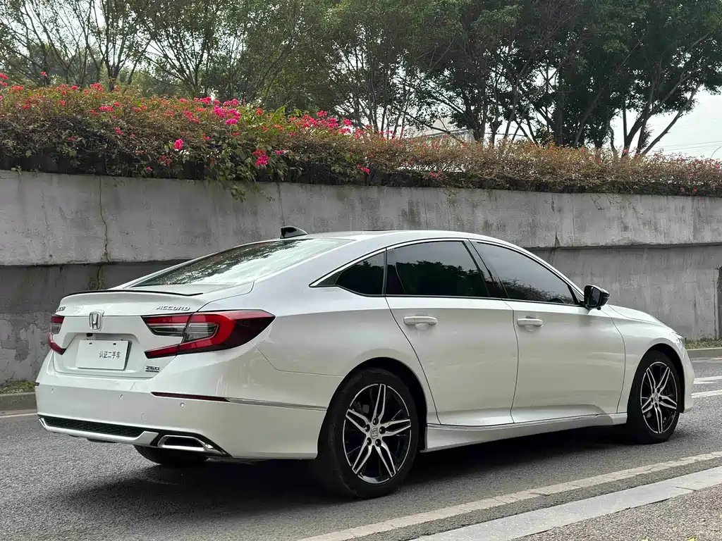 Honda Accord 2022 — фото 19