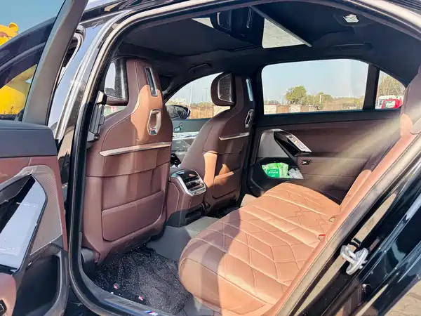 BMW i7 2023