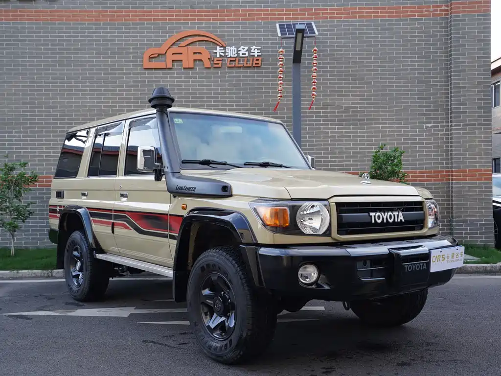 Toyota Land Cruiser 2016 — фото 3
