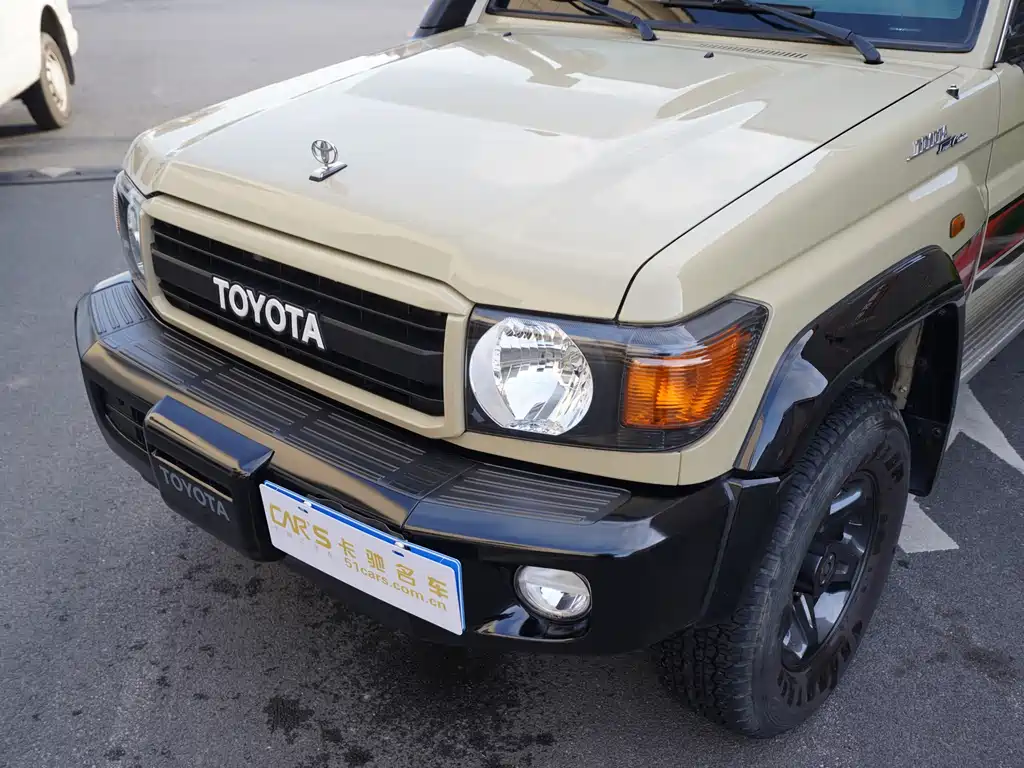 Toyota Land Cruiser 2016 — фото 10
