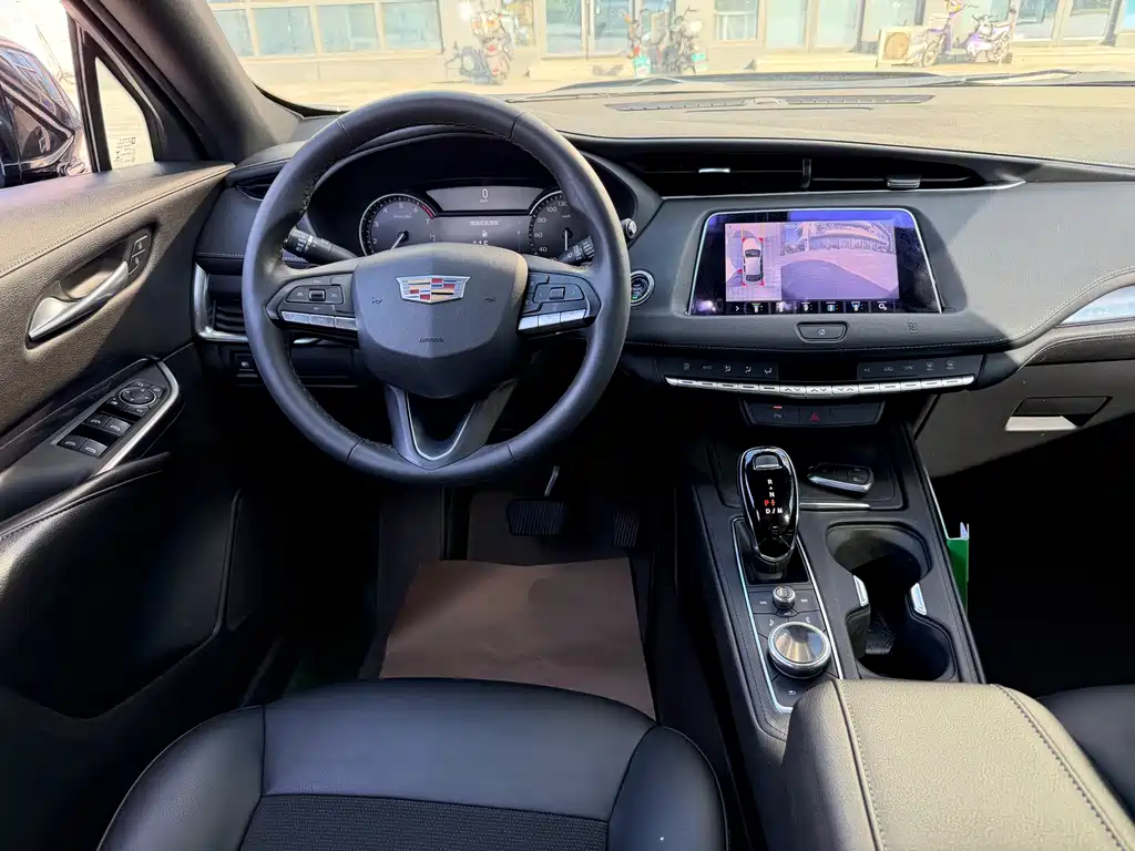 Cadillac XT4 2021 — фото 13