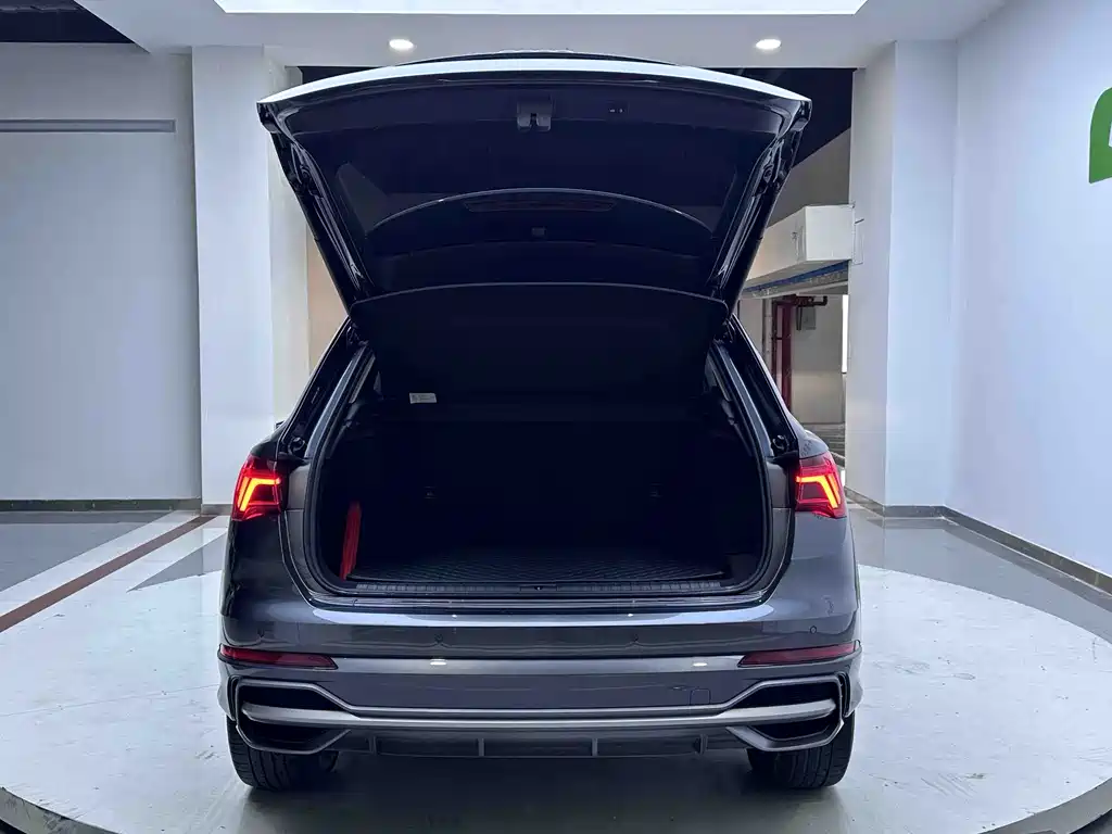 Audi Q3 2023 — фото 20