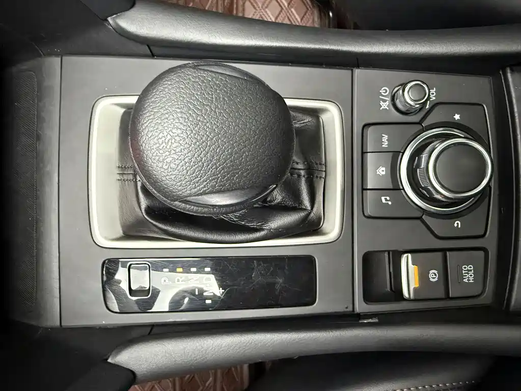 Mazda CX-4 2023 — фото 21