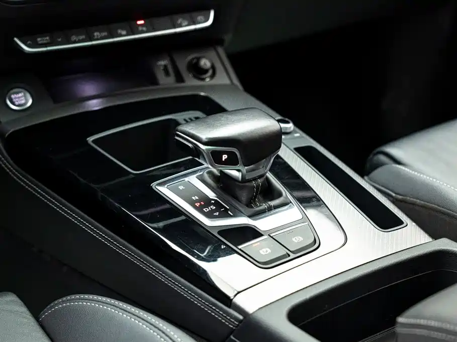 Audi Q5L 2021 — фото 14