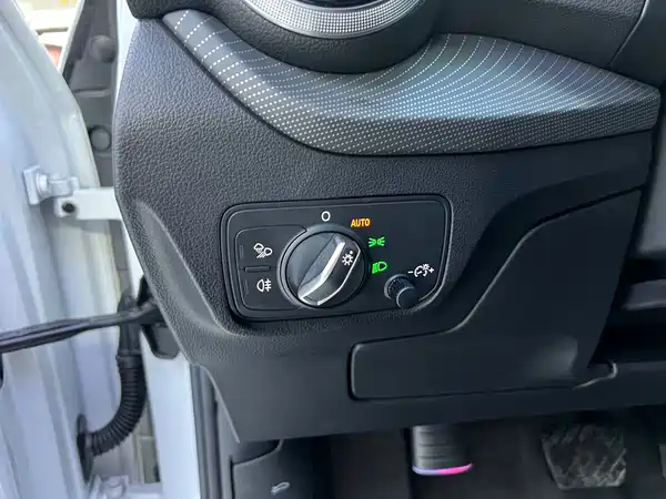 Audi Q2L 2023