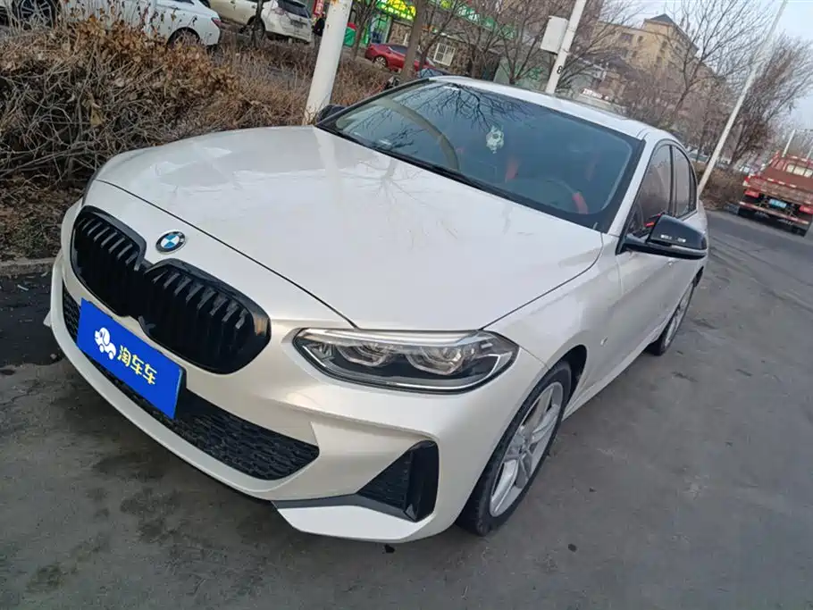 BMW 1 Series 2023 — фото 1