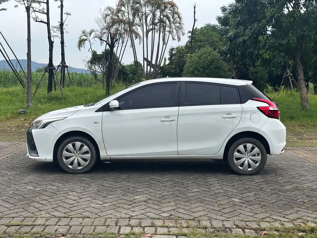Toyota Yaris L 2018 — фото 23