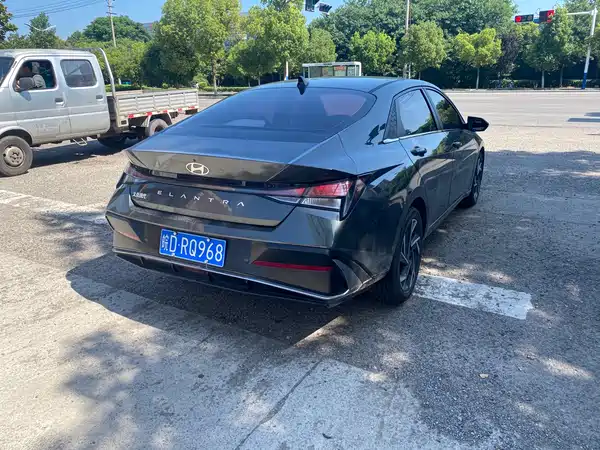 Hyundai Elantra 2023