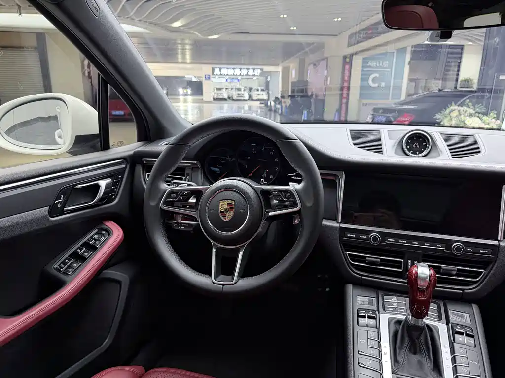 Porsche Macan 2021 — фото 12