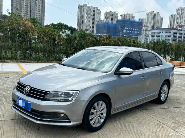 Volkswagen Sagitar 2016
