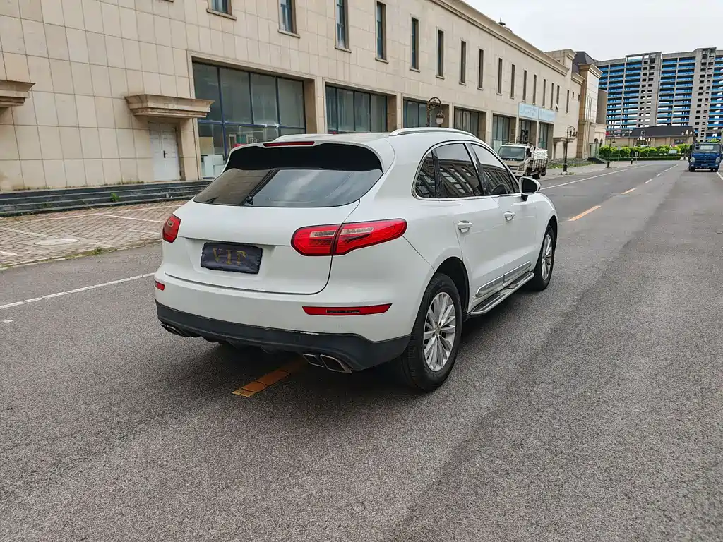 Zotye SR9 2018 — фото 15