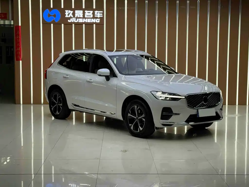 Volvo XC60 2025 — фото 2