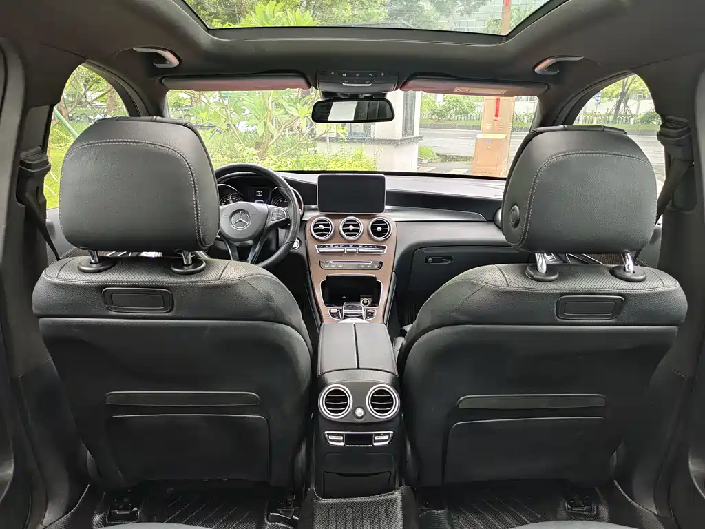 Mercedes-Benz GLC 2018 — фото 11