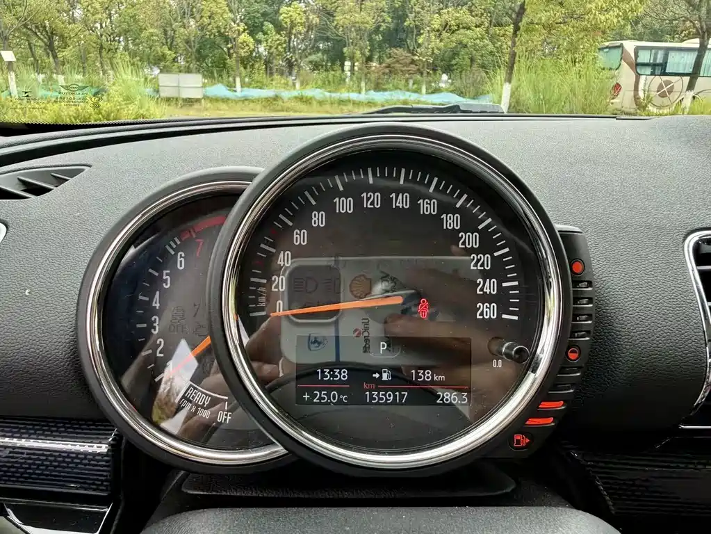 MINI Clubman 2018 — фото 11