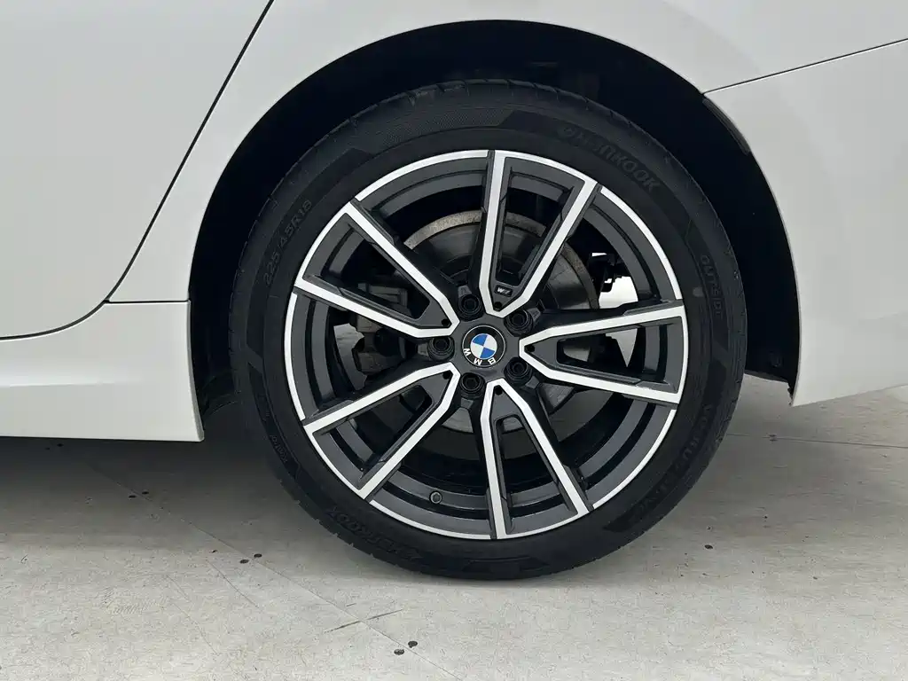 BMW 3 Series 2022 — фото 16