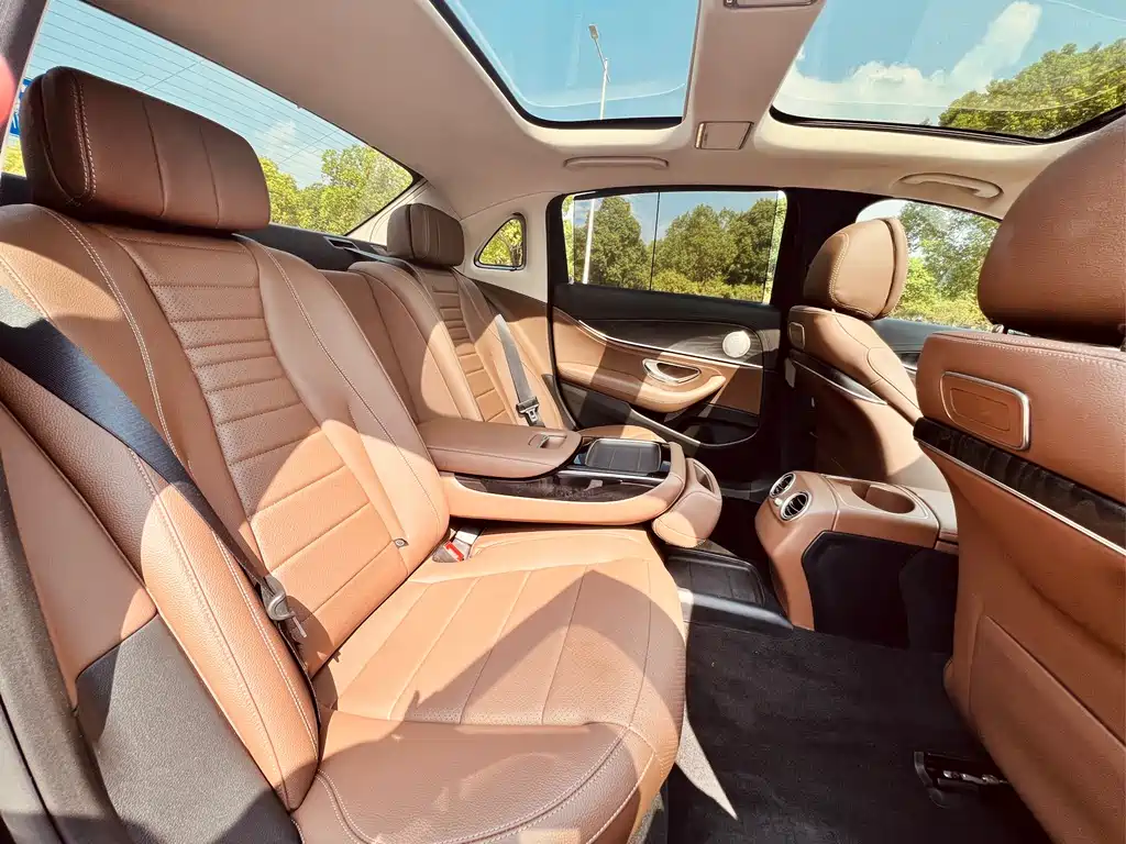 Mercedes-Benz E-Class 2017 — фото 14