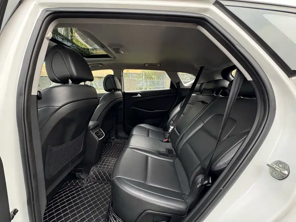 Hyundai Tucson 2017 — фото 13