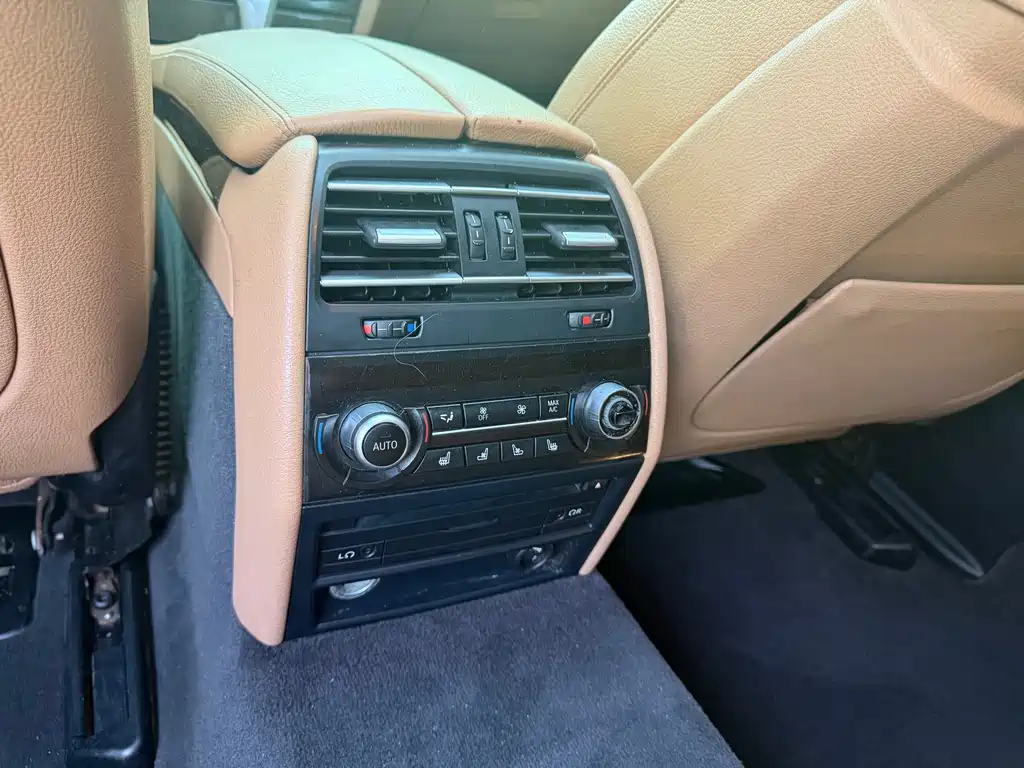 BMW 7 Series 2013 — фото 18