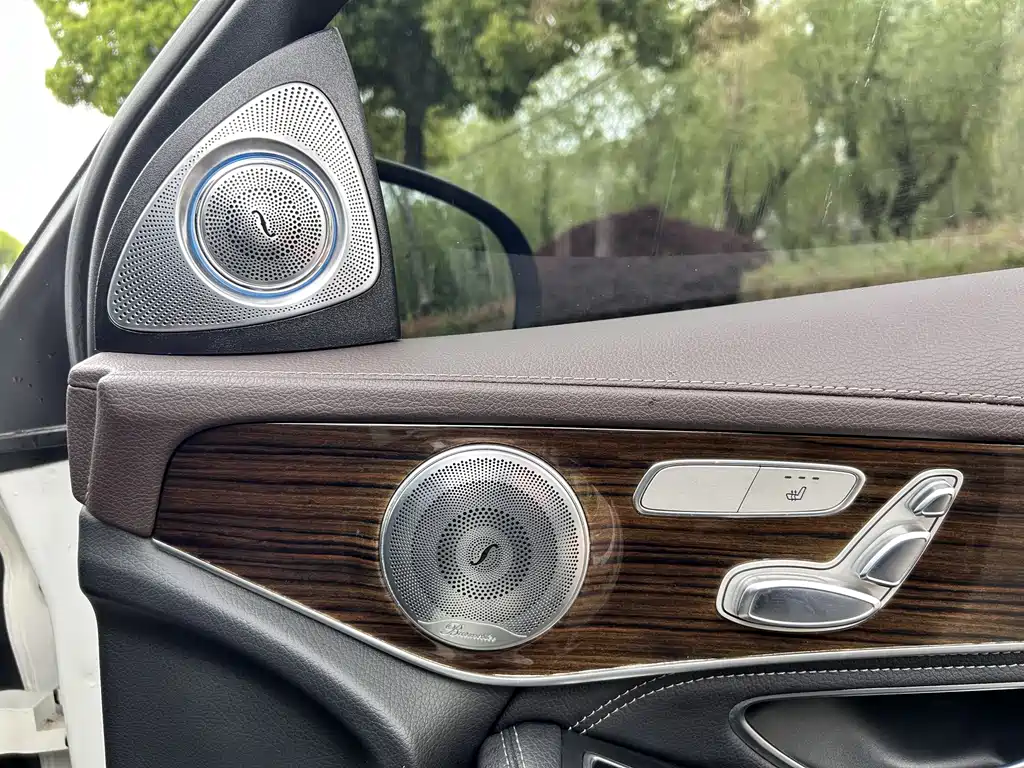 Mercedes-Benz GLC 2017 — фото 12