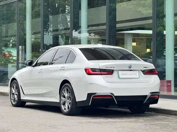 BMW i3 2024