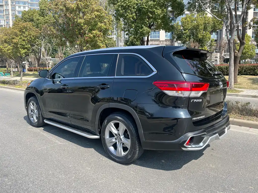 Toyota Highlander 2021
