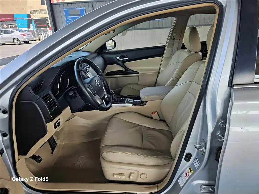 Toyota Reiz 2012