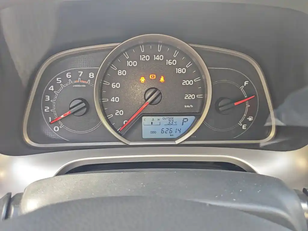 Toyota RAV4 2015 — фото 12
