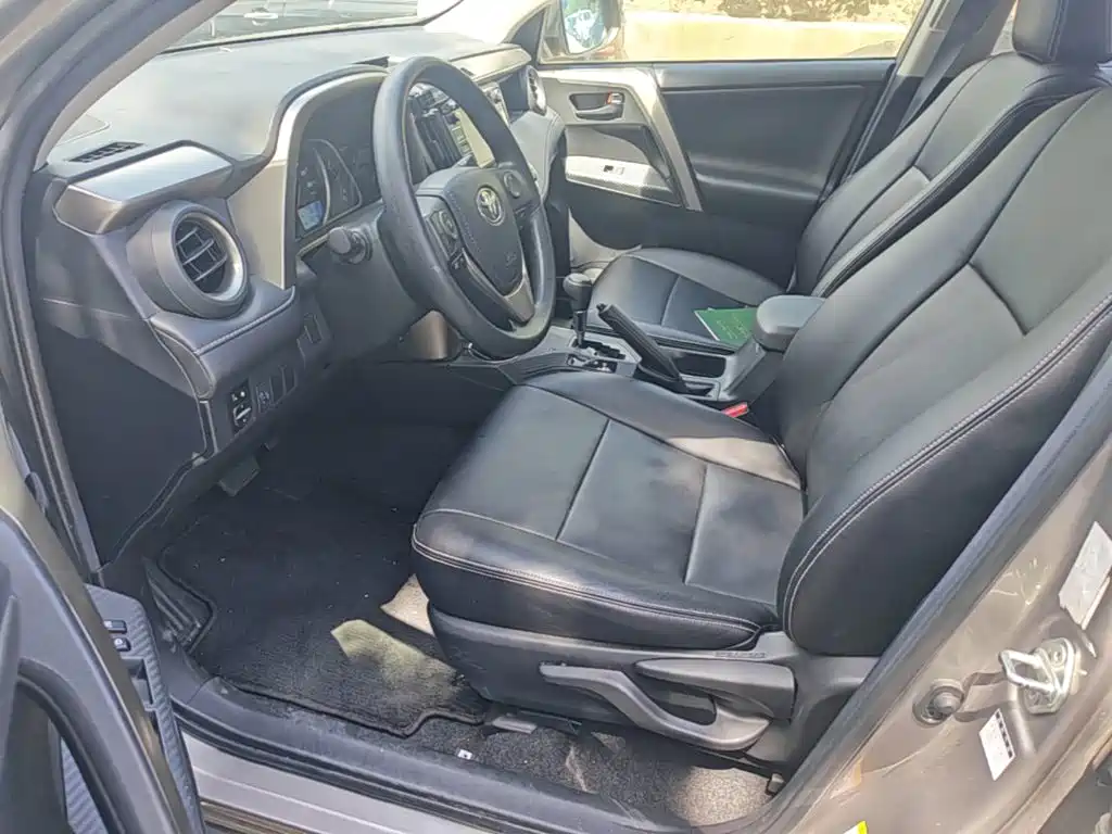 Toyota RAV4 2015 — фото 15