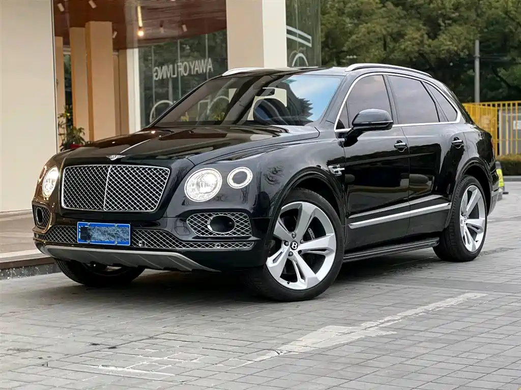 Bentley Bentayga 2018 — фото 1
