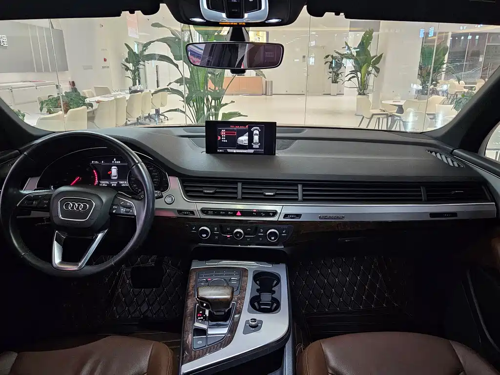 Audi Q7 2016 — фото 10