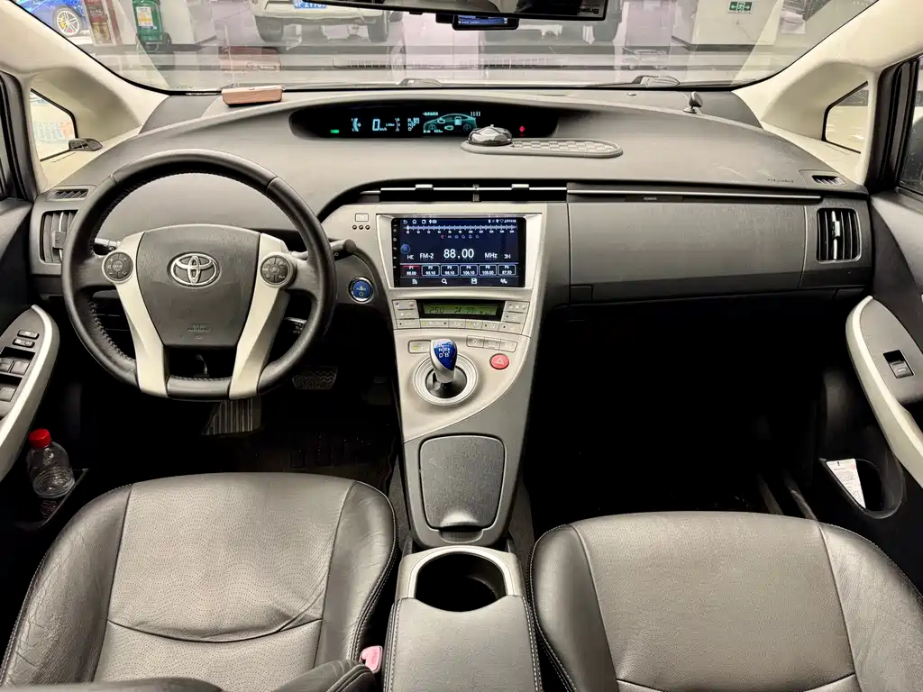 Toyota Prius 2012 — фото 11
