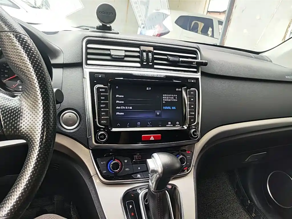 Haval M6 2017 — фото 13