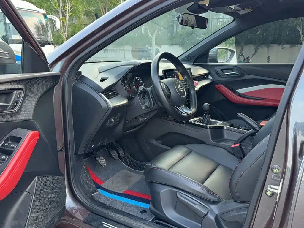 MG MG5 2022