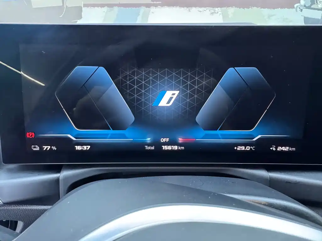 BMW i4 M 2025 — фото 12