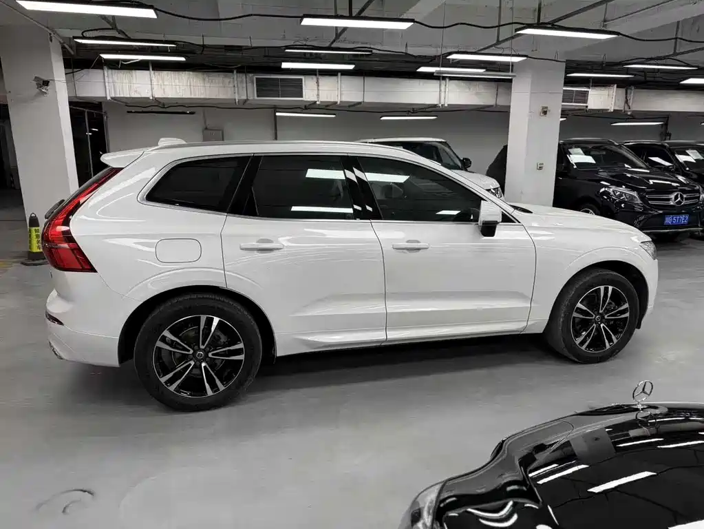 Volvo XC60 2019 — фото 13