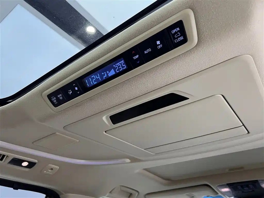 Toyota Alphard 2020 — фото 16