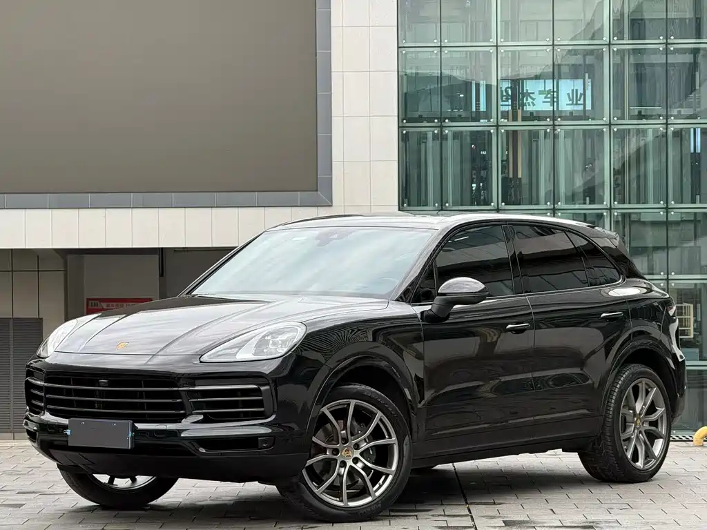 Porsche Cayenne 2023 — фото 1