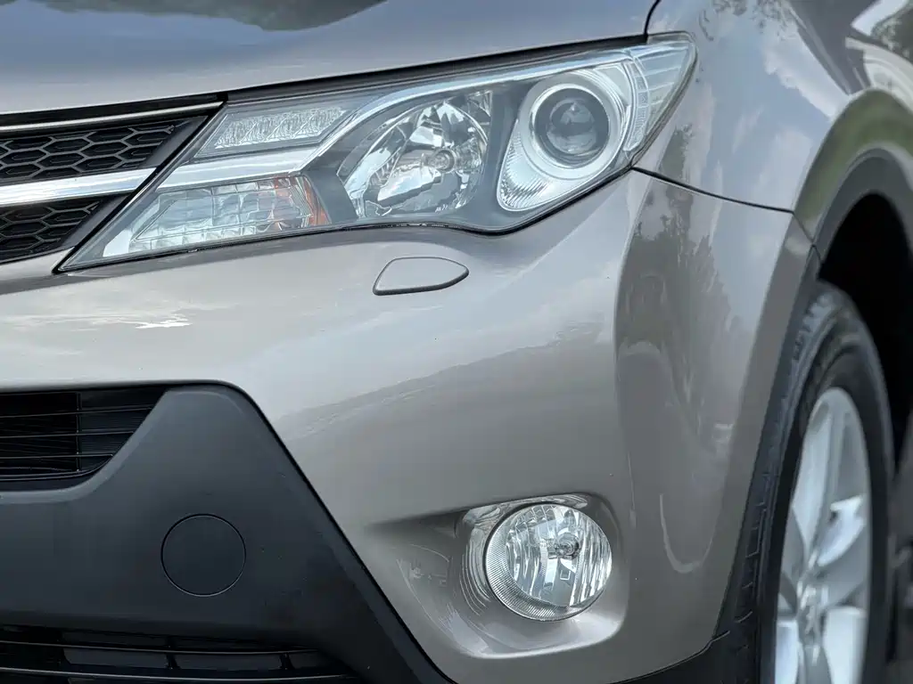 Toyota RAV4 2014 — фото 15