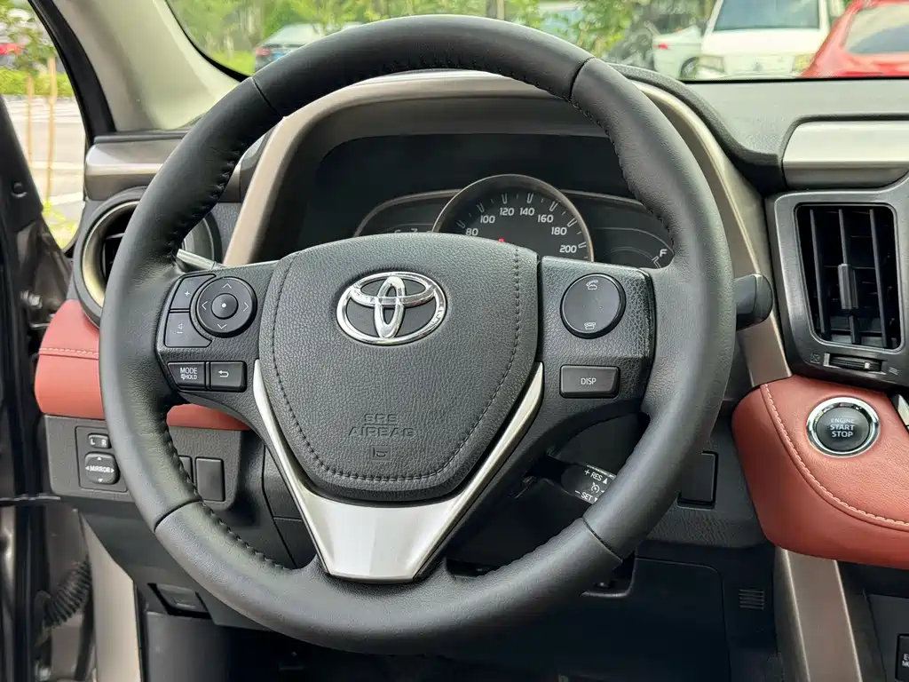 Toyota RAV4 2014 — фото 10