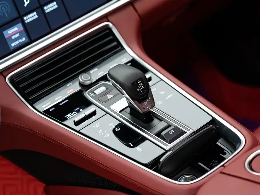 Porsche Panamera 2019 — фото 15