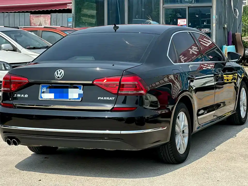 Volkswagen Passat 2016 — фото 9