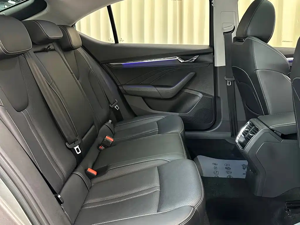 Skoda Octavia 2022 — фото 11