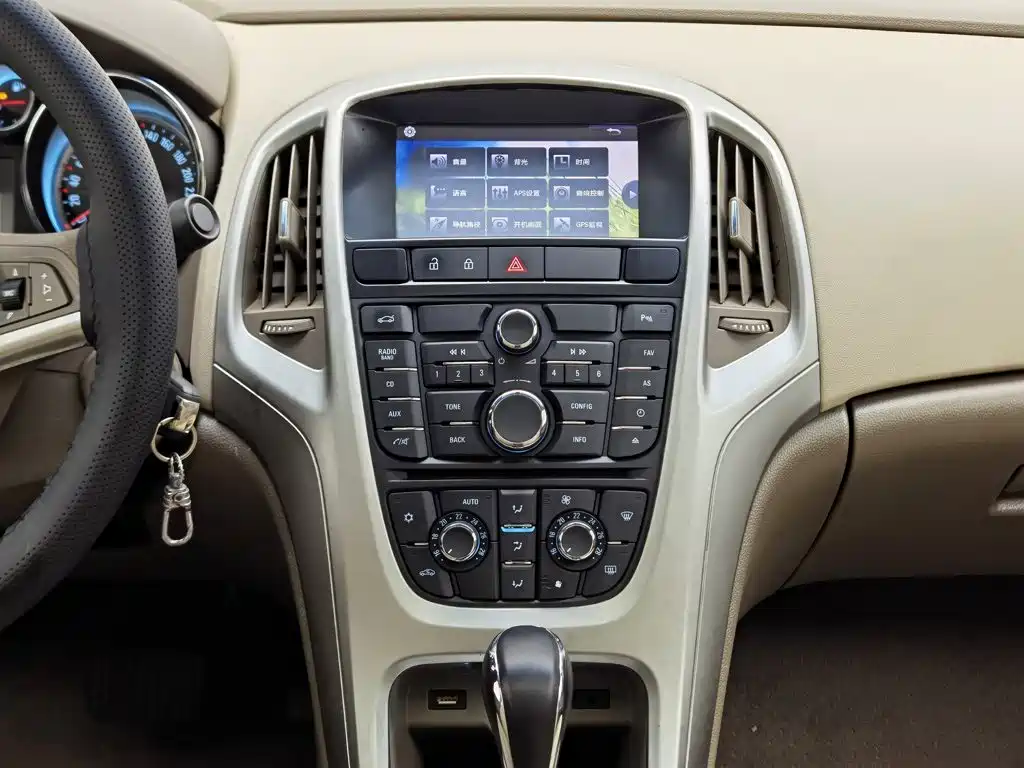 Buick Excelle GT 2014 — фото 12