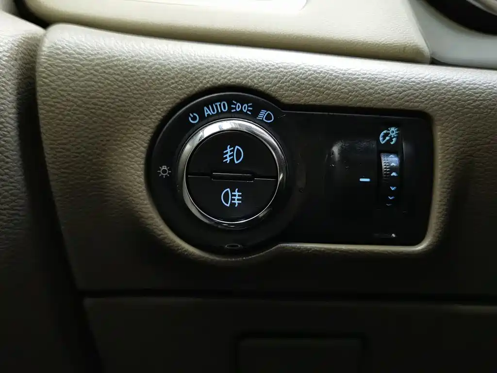 Buick Excelle GT 2014 — фото 21