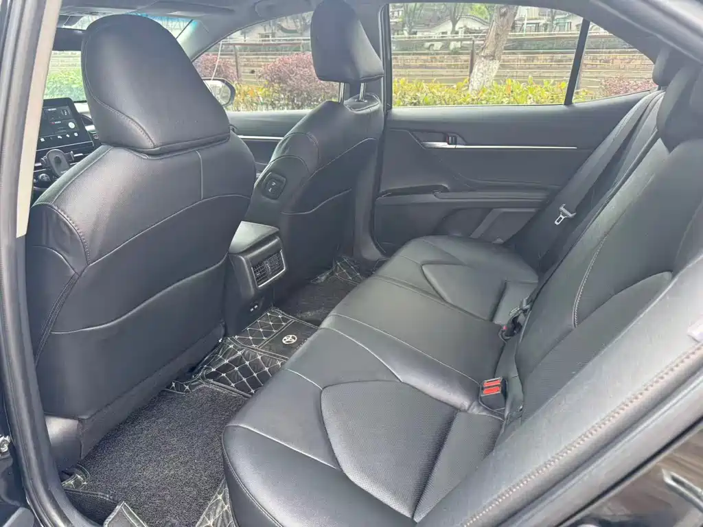 Toyota Camry 2022 — фото 11